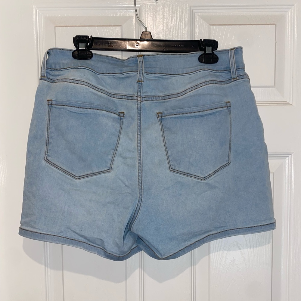 Nine West Denim Jean Shorts. Size 12 - Picture 2 of 4